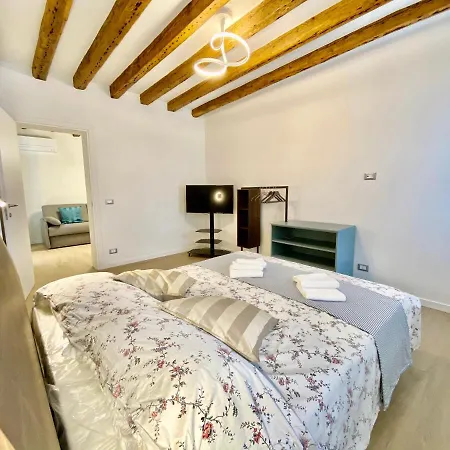 House 4343 Апарт-отель