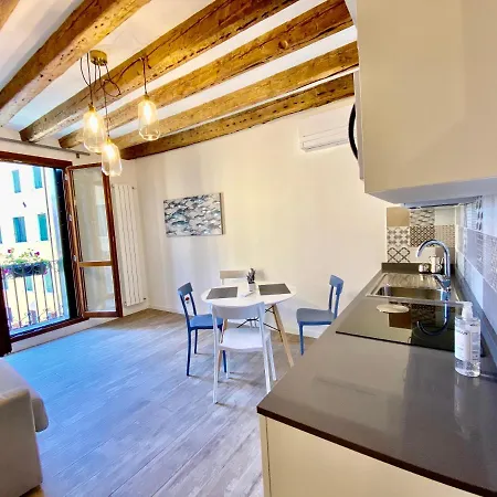 House 4343 Апарт-отель 4*