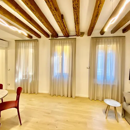 Aparthotel House New Wi Fi Island *
